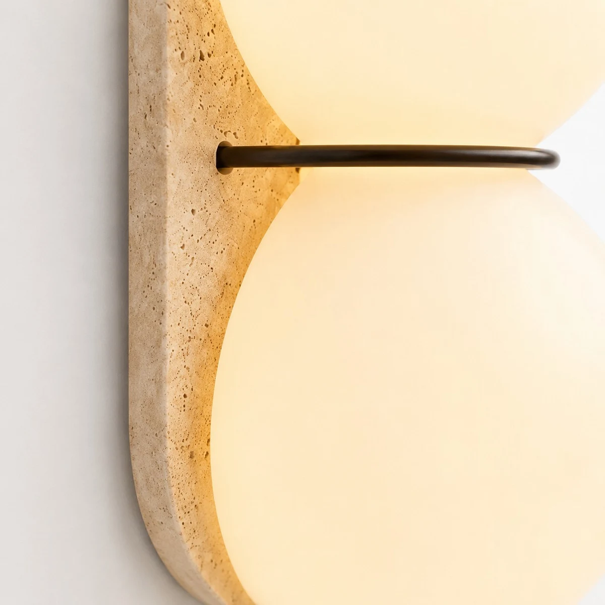 Visible mineral texture in the travertine body