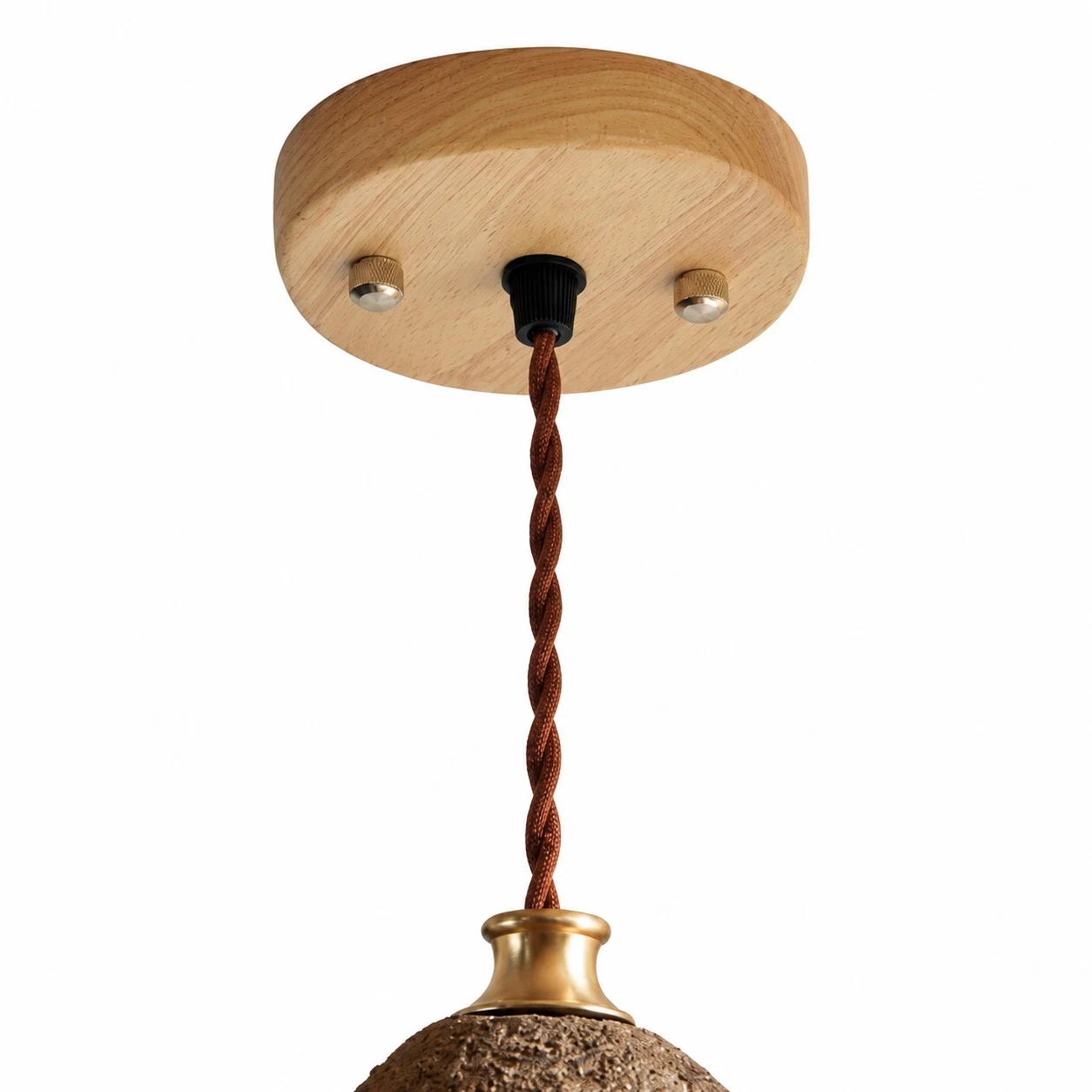 Holz-Deckenbaldachin und gedrehtes Pendelkabel